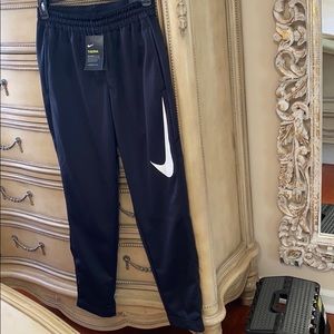 New with tags Nike Therma pants